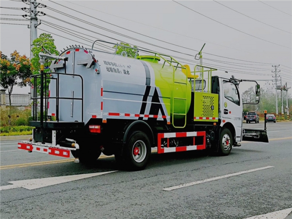 國(guó)六大多利卡6方路面清洗車(chē)